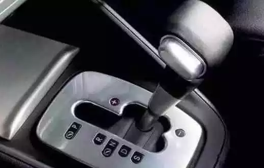 自動檔車這樣開提前報廢，多少老司機中招