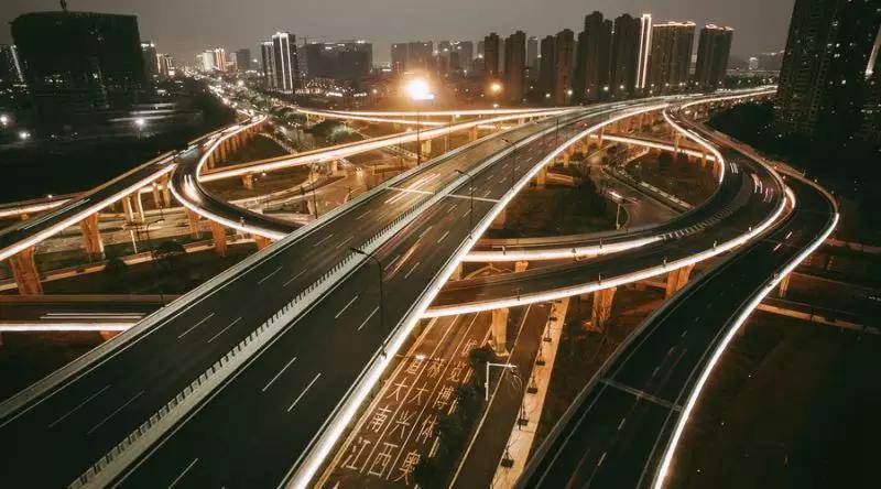 這些上道必知汽車燈語，你知道嗎？